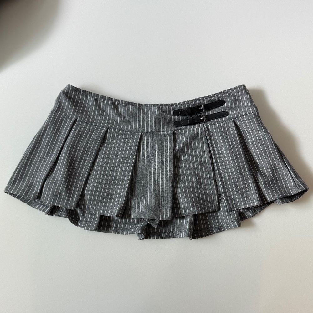Urban Outfitters Pinstripe Pleated Skort with Buckle XL - Like New